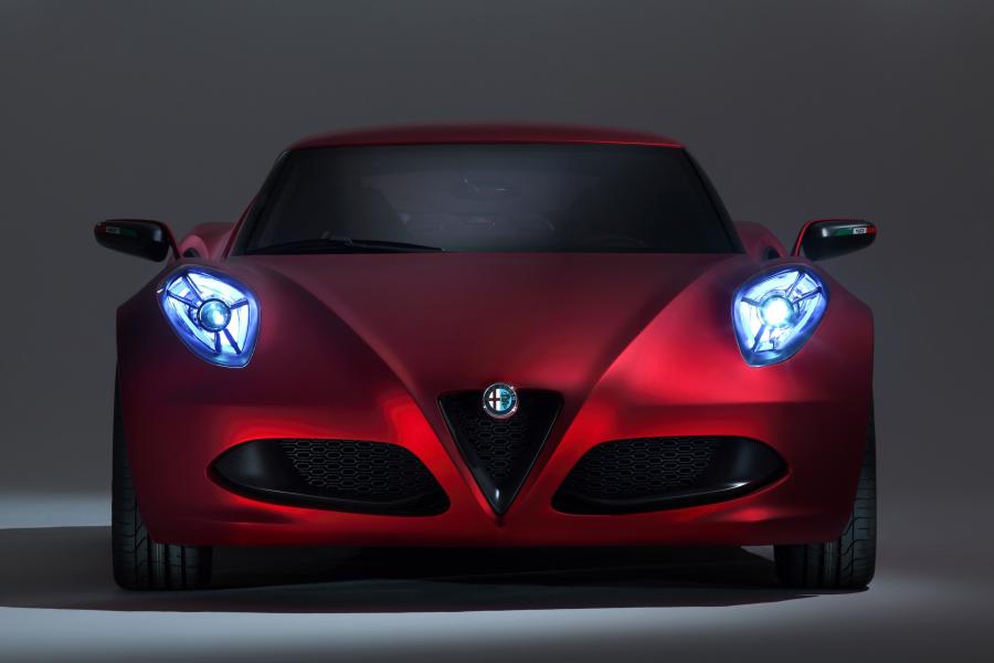  Alfa Romeo 4C Concept 2011 года  (фото 3 из 24)